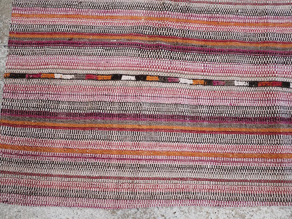 Tappeto persiano a trama piatta Rug & Kilim della metà del XX secolo In condizioni ottime in vendita a New York, NY