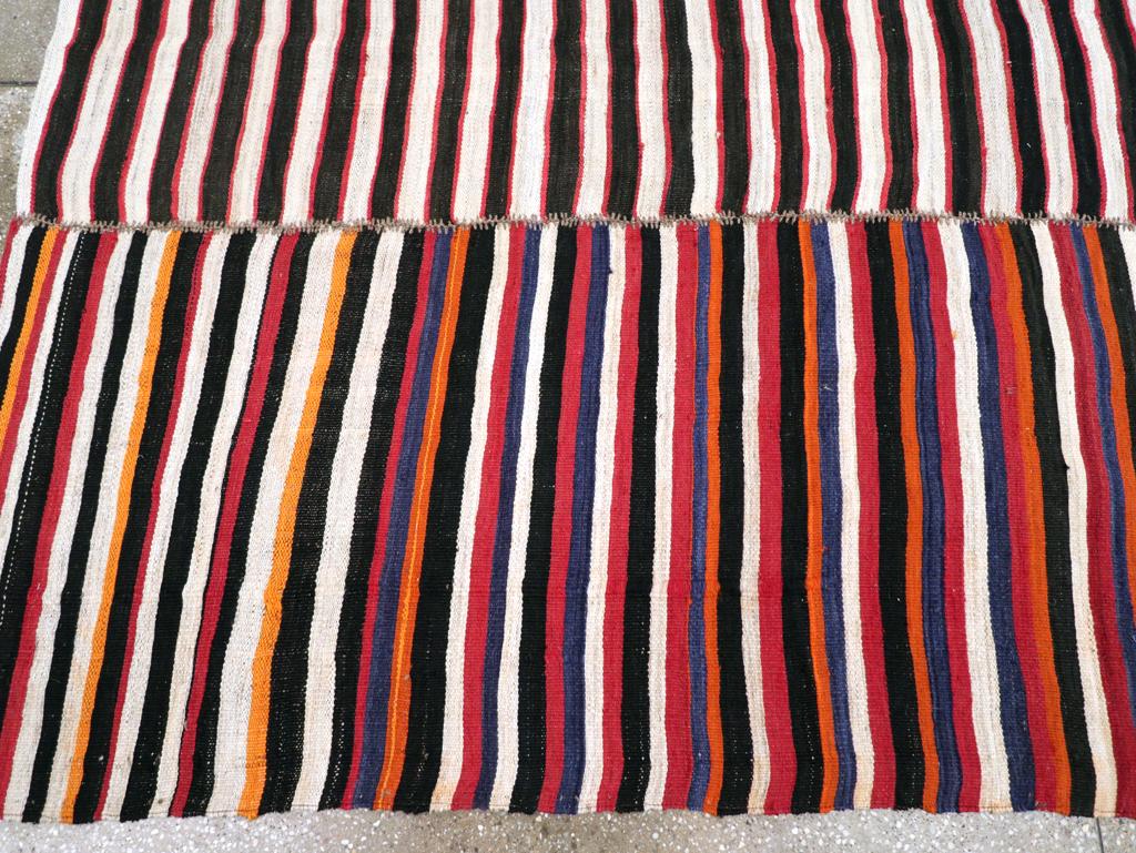 Mid-20th Century Persian Flatweave Kilim Accent Rug In condizioni ottime in vendita a New York, NY