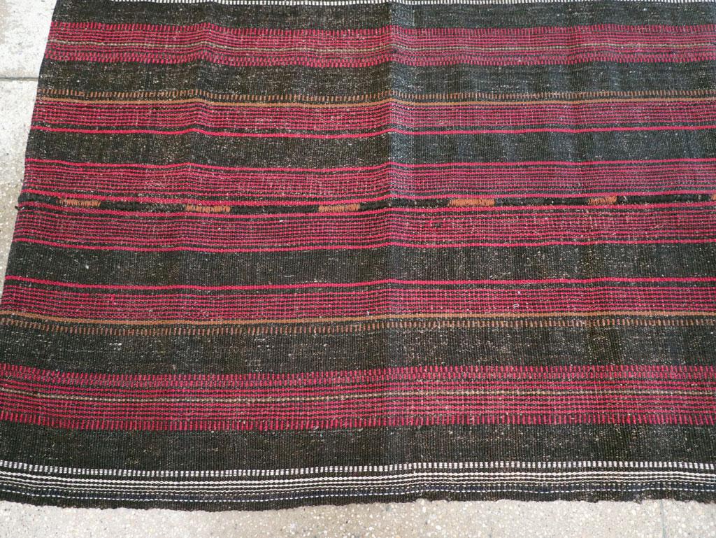 Mid-20th Century Persian Flatweave Kilim Accent Rug In condizioni ottime in vendita a New York, NY