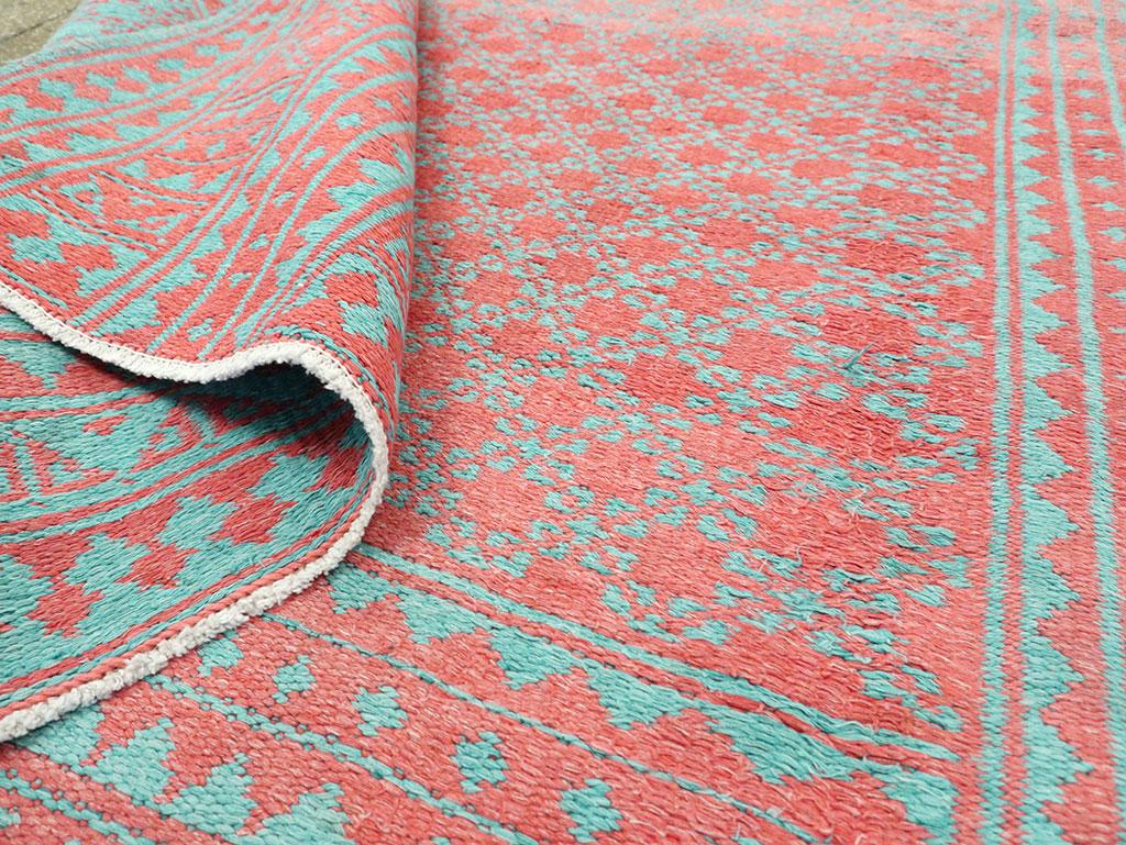 Persischer Flachgewebe-Kilim-Akzentteppich aus der Mitte des 20. im Zustand „Hervorragend“ im Angebot in New York, NY