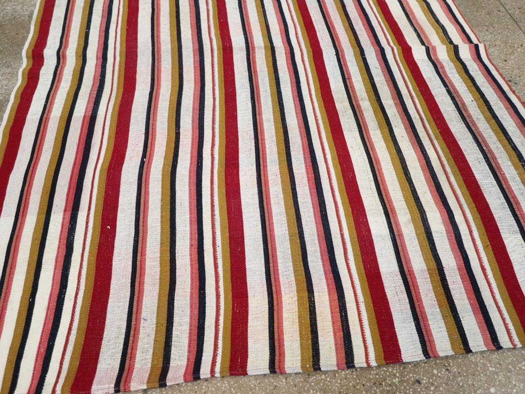 Alfombra de acento persa de tejido plano Kilim de mediados del siglo XX Lana en venta