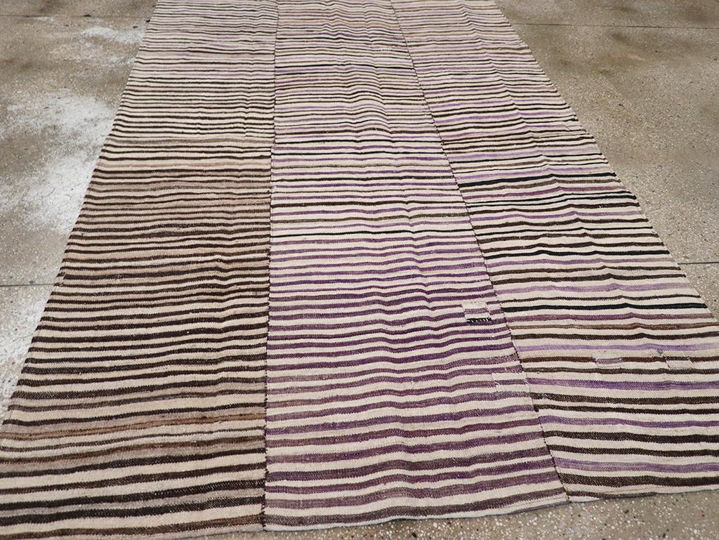 Mid-20th Century Persian Flatweave Kilim Accent Rug im Zustand „Hervorragend“ im Angebot in New York, NY