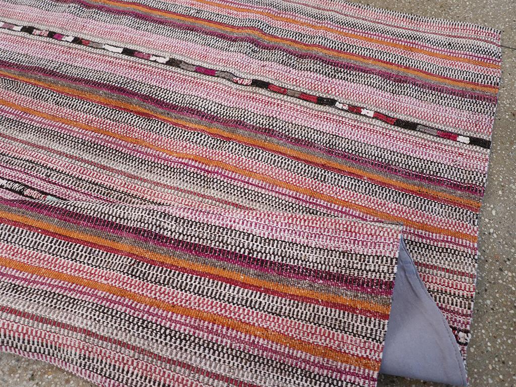 Tappeto persiano a trama piatta Rug & Kilim della metà del XX secolo in vendita 1