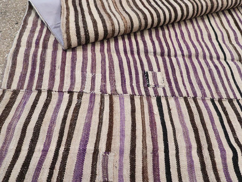 Mid-20th Century Persian Flatweave Kilim Accent Rug (Wolle) im Angebot