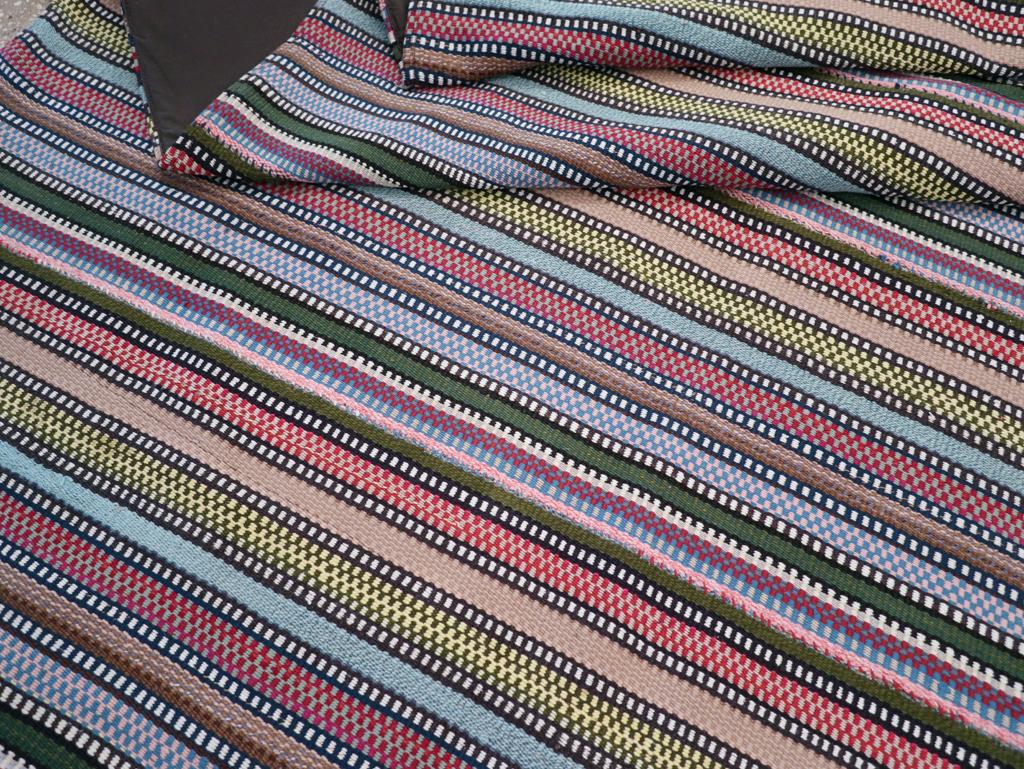 Tappeto persiano a trama piatta Rug & Kilim della metà del XX secolo in vendita 2