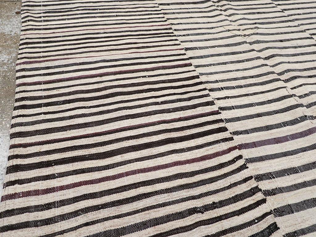 Persiano Tappeto persiano a trama piatta Kilim Gallery della metà del XX secolo in vendita
