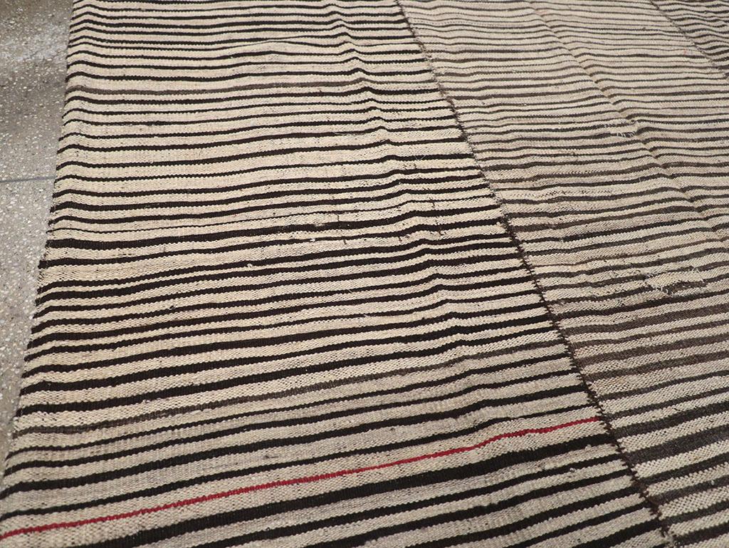 Persiano Tappeto persiano a trama piatta Kilim Gallery della metà del XX secolo in vendita