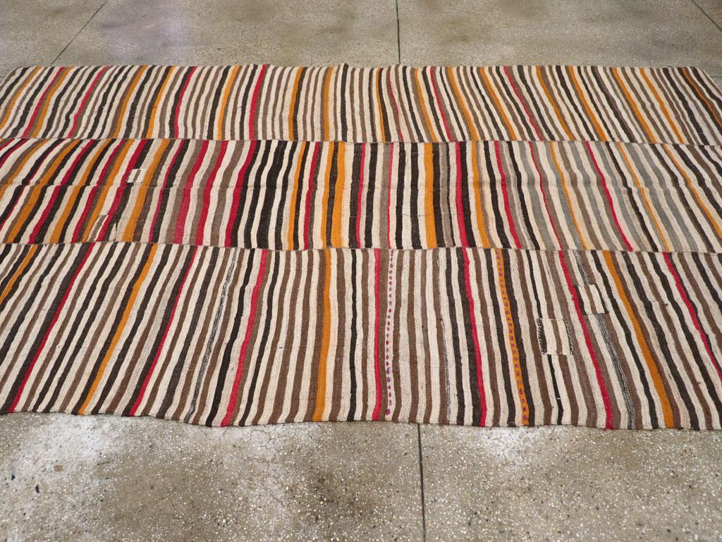 Mid-20th Century Persian Flatweave Kilim Gallery Carpet (Persisch) im Angebot