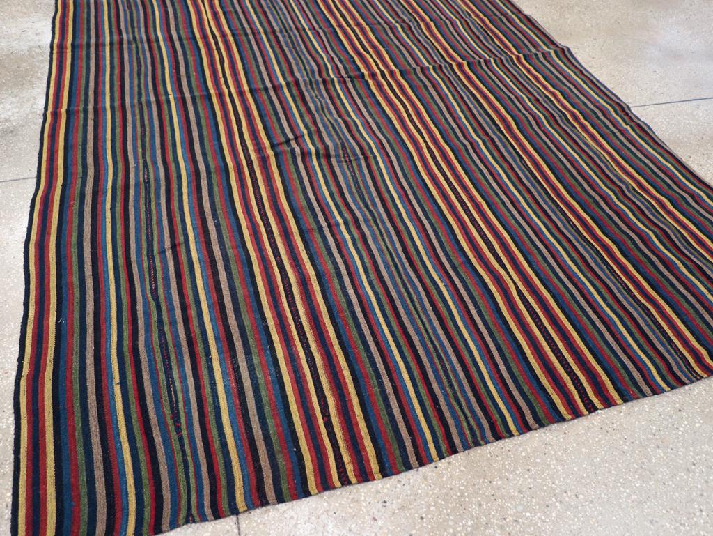 XX secolo Mid-20th Century Persian Flatweave Kilim Gallery Carpet in vendita