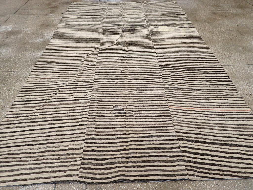 Lana Tappeto persiano a trama piatta Kilim Gallery della metà del XX secolo in vendita