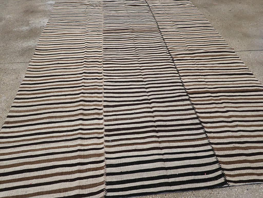 Lana Tappeto persiano a trama piatta Kilim Gallery della metà del XX secolo in vendita