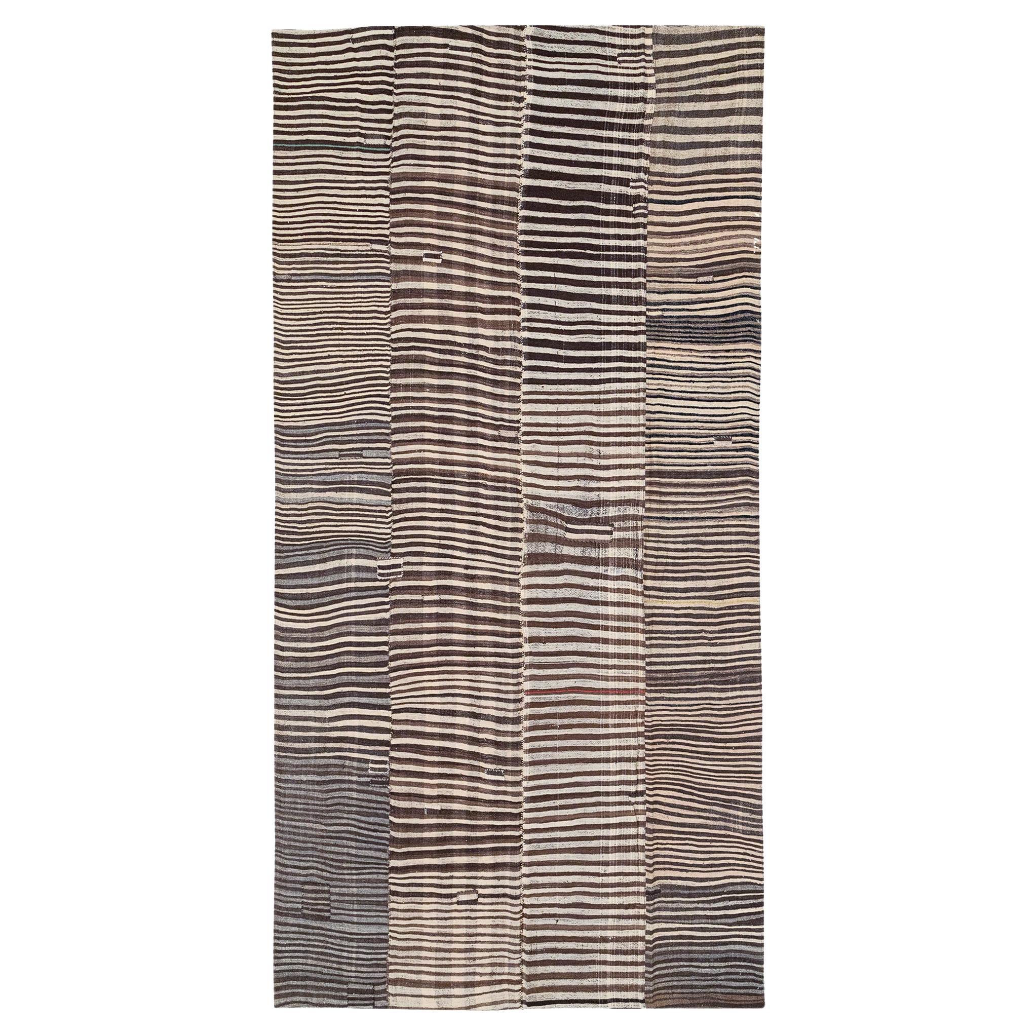 Tappeto persiano a trama piatta Kilim Gallery della metà del XX secolo