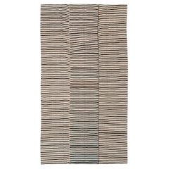 Tapis de galerie Kilim persan tissé à plat du milieu du 20e siècle