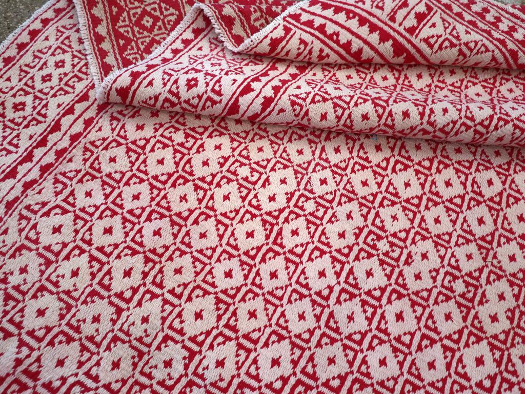 Tappeto persiano a trama piatta Kilim della metà del 20° secolo, dimensioni della stanza in vendita 1