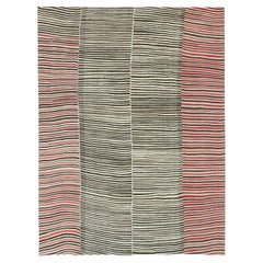 Alfombra persa de tejido plano kilim de mediados del siglo XX, tamaño habitación