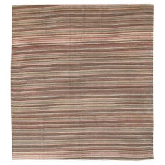Alfombra persa de tejido plano kilim de mediados del siglo XX, tamaño habitación