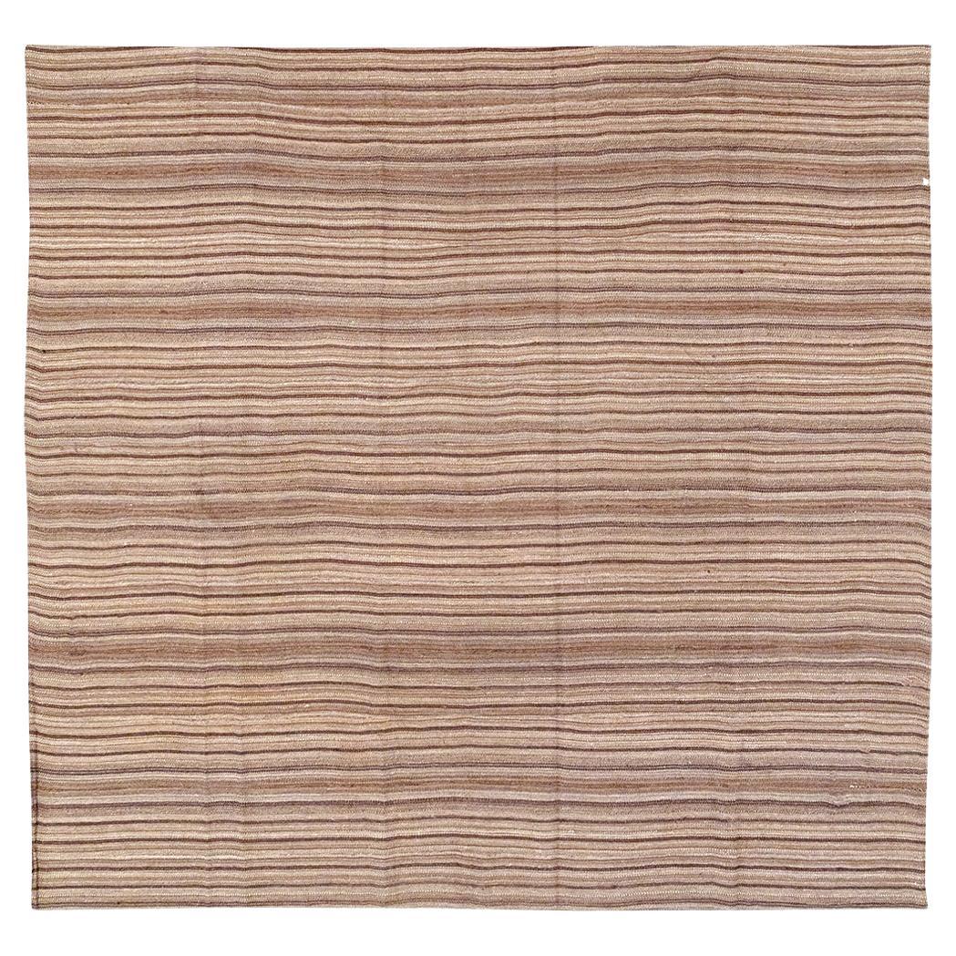 Tappeto persiano a trama piatta Kilim quadrato della metà del XX secolo