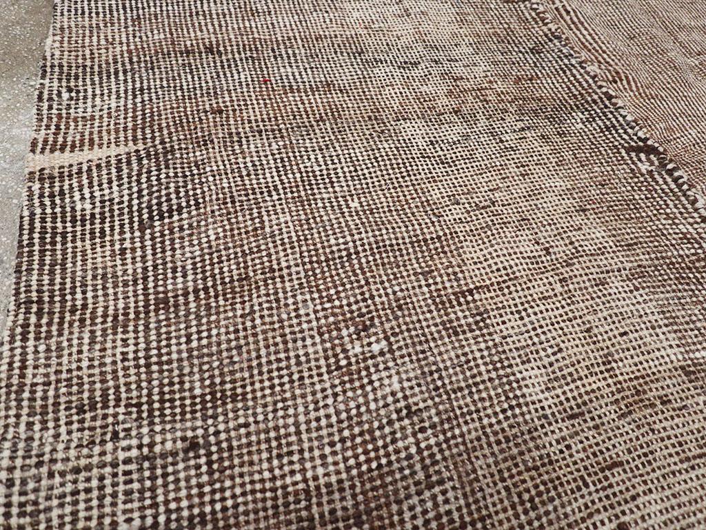 Persiano Tappeto persiano a trama piatta Rug & Kilim quadrato della metà del XX secolo in vendita