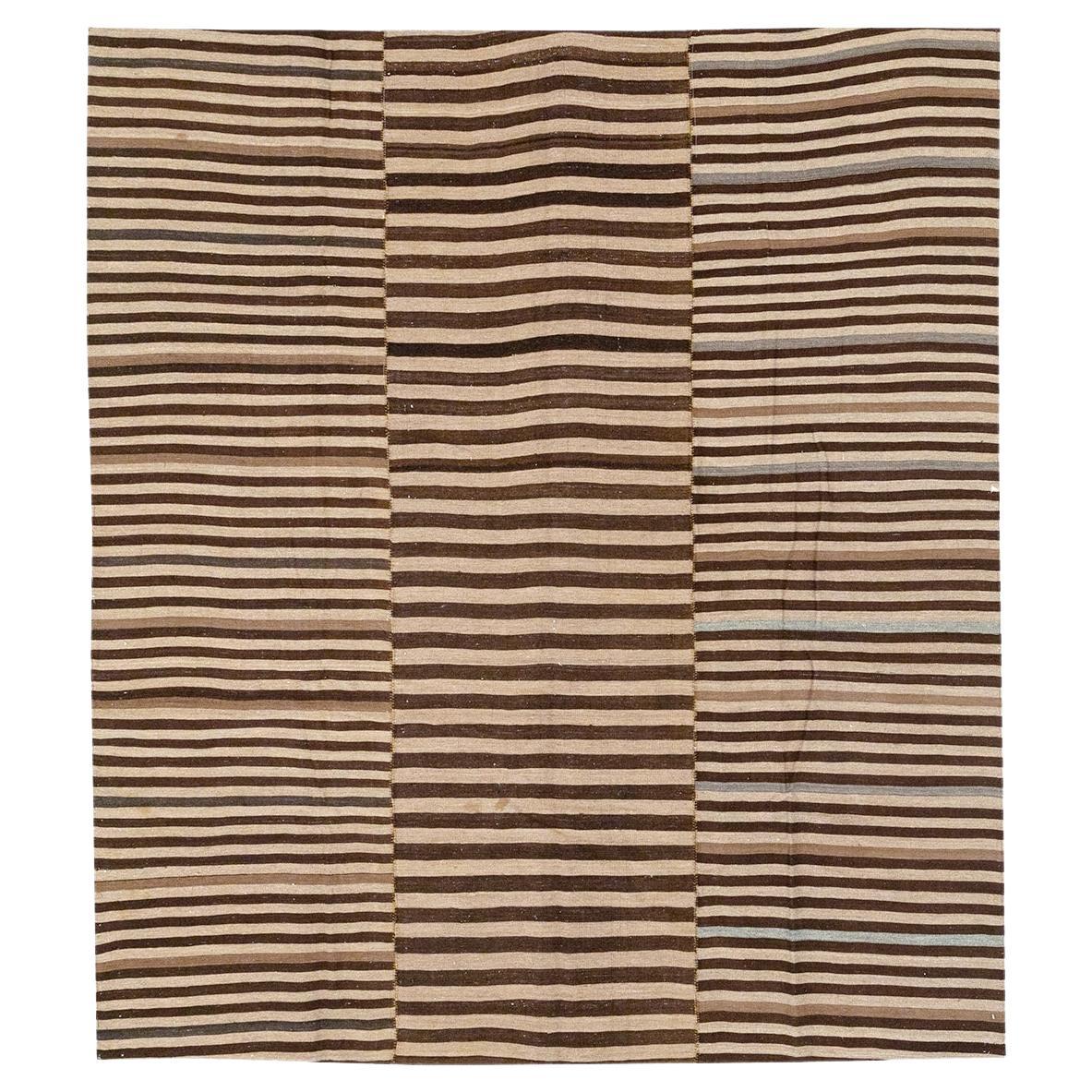 Tappeto persiano a trama piatta Rug & Kilim quadrato della metà del XX secolo