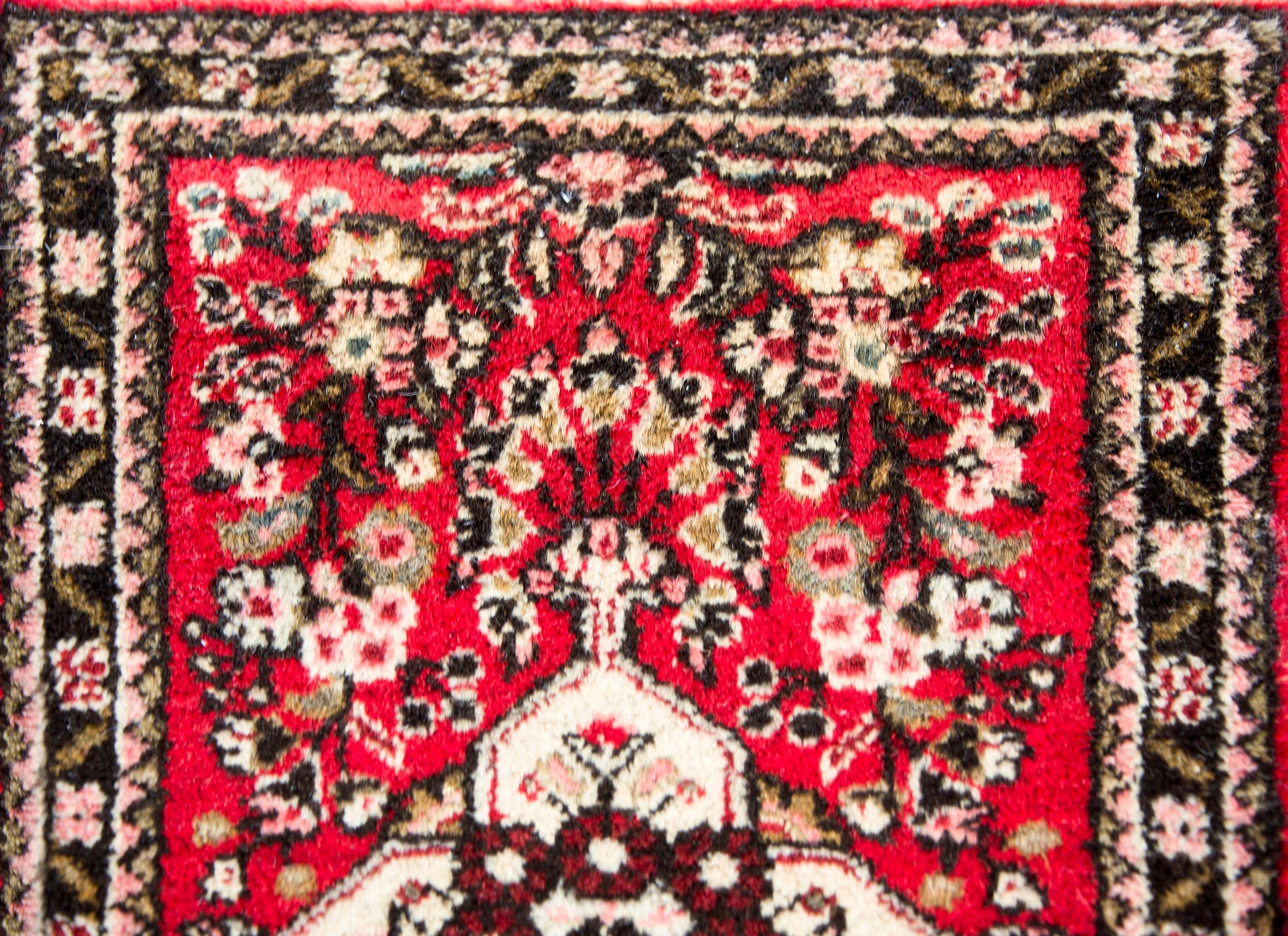 Persischer Hamadan-Teppich aus der Mitte des 20. Jahrhunderts im Angebot 2