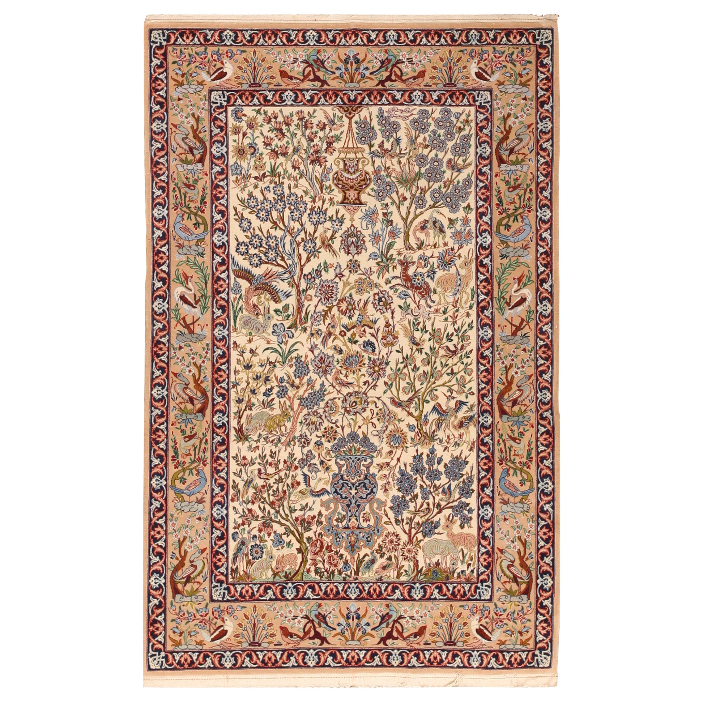 Tappeto persiano Isfahan della metà del XX secolo ( 3'7" x 5'5" - 110 x 165 cm )