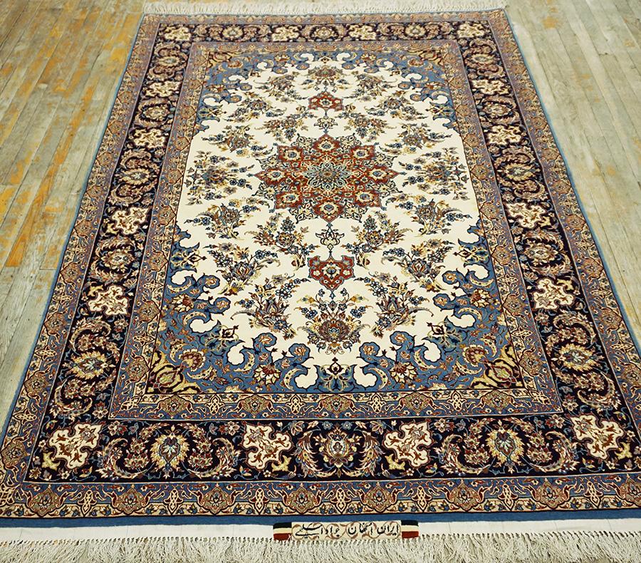 Mid-20th Century Persian Isfahan carpet ( 4'11