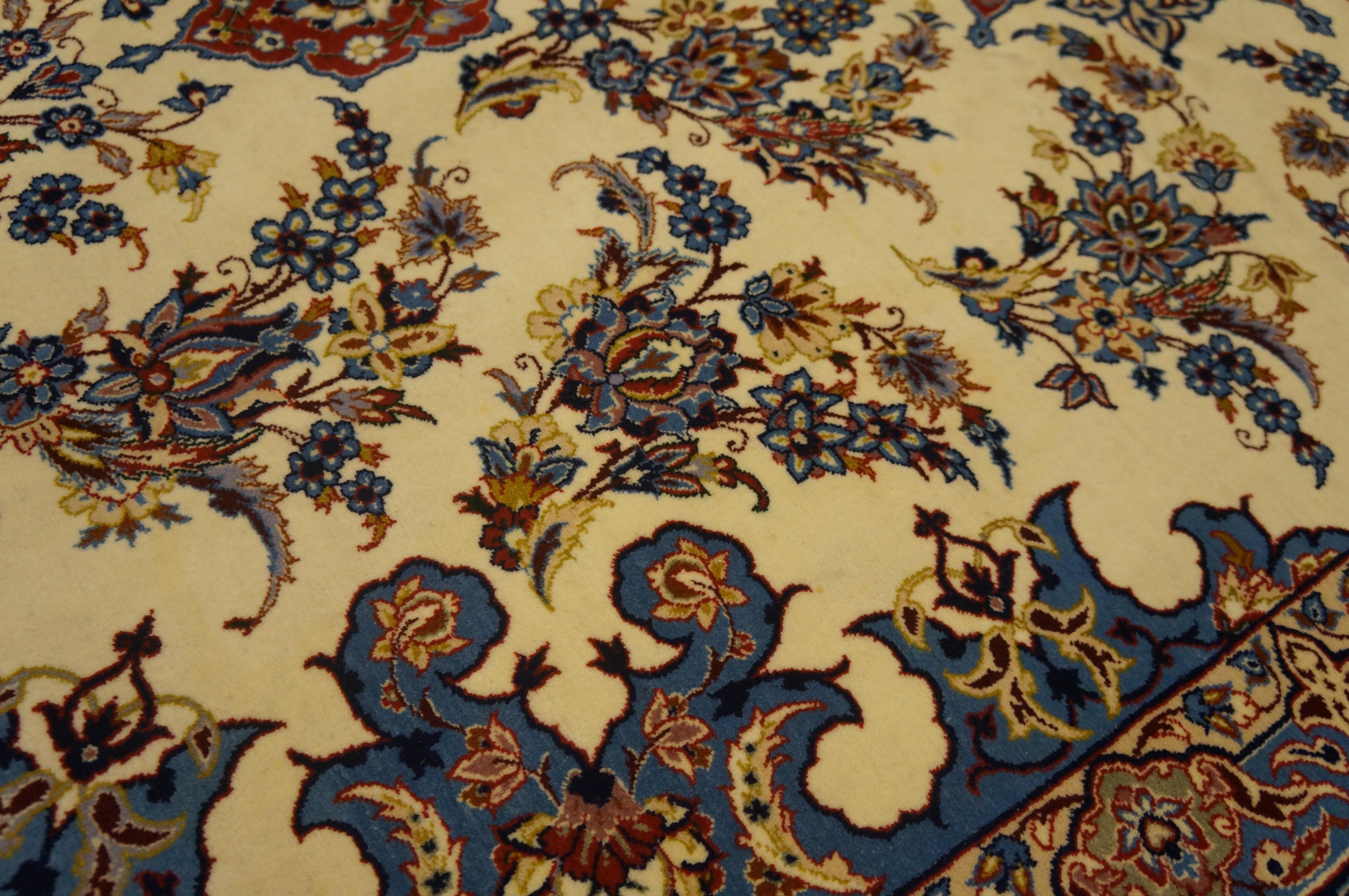 Mid-20th Century Persian Isfahan Carpet 2