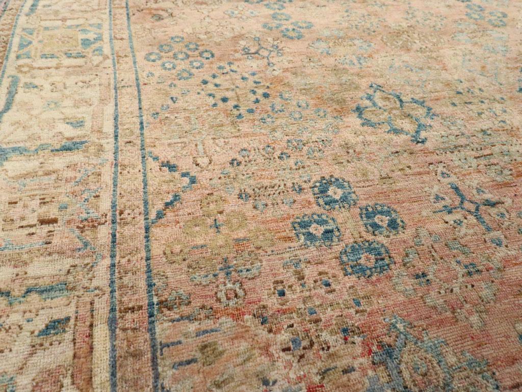 Rustico Tappeto da salotto persiano Joshegan della metà del XX secolo in vendita