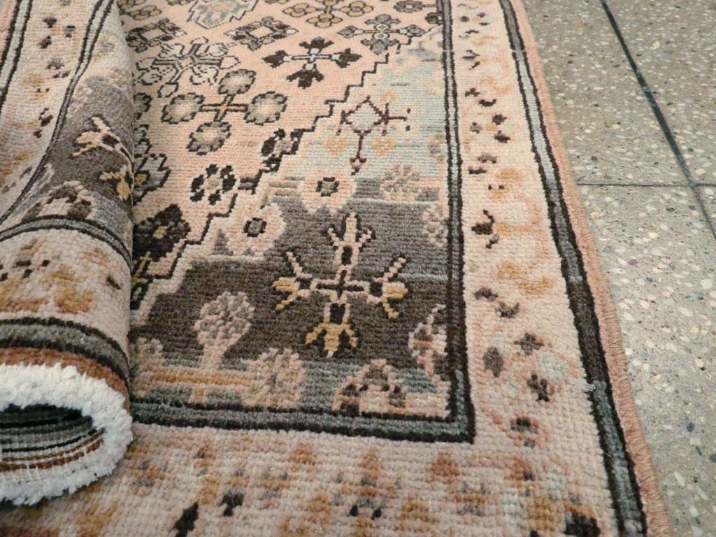 20ième siècle Tapis persan Joshegan du milieu du 20e siècle en vente