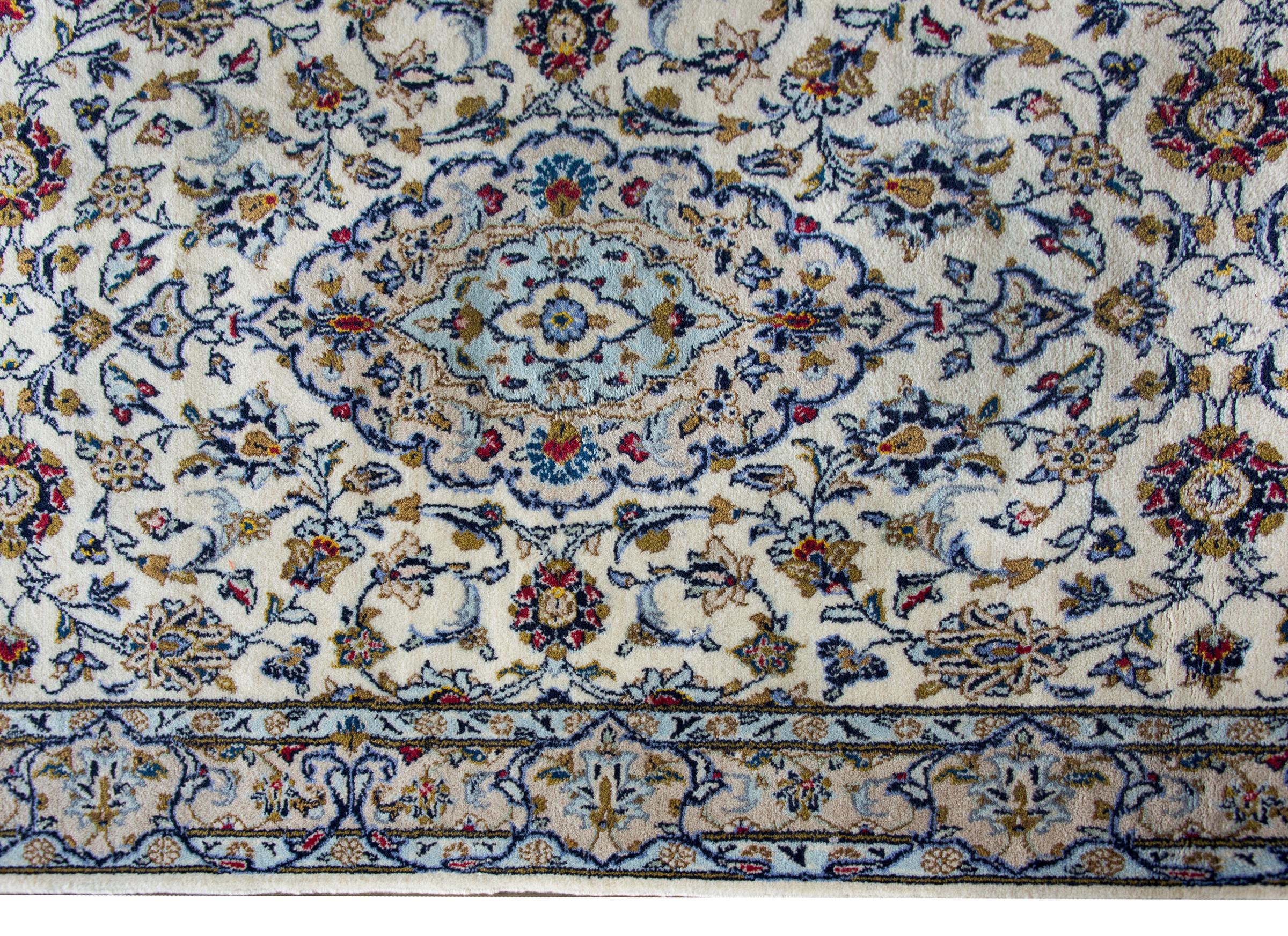 Mid-20th Century Persian Kashan Runner In Good Condition For Sale In Chicago, IL