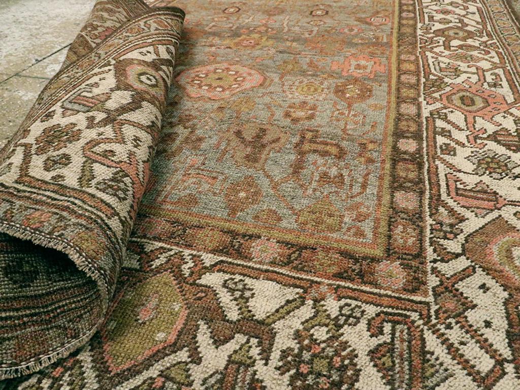 Persischer kurdischer Akzentteppich aus der Mitte des 20. (20. Jahrhundert) im Angebot