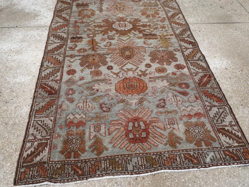 Tapis persan kurde du milieu du 20e siècle Excellent état - En vente à New York, NY