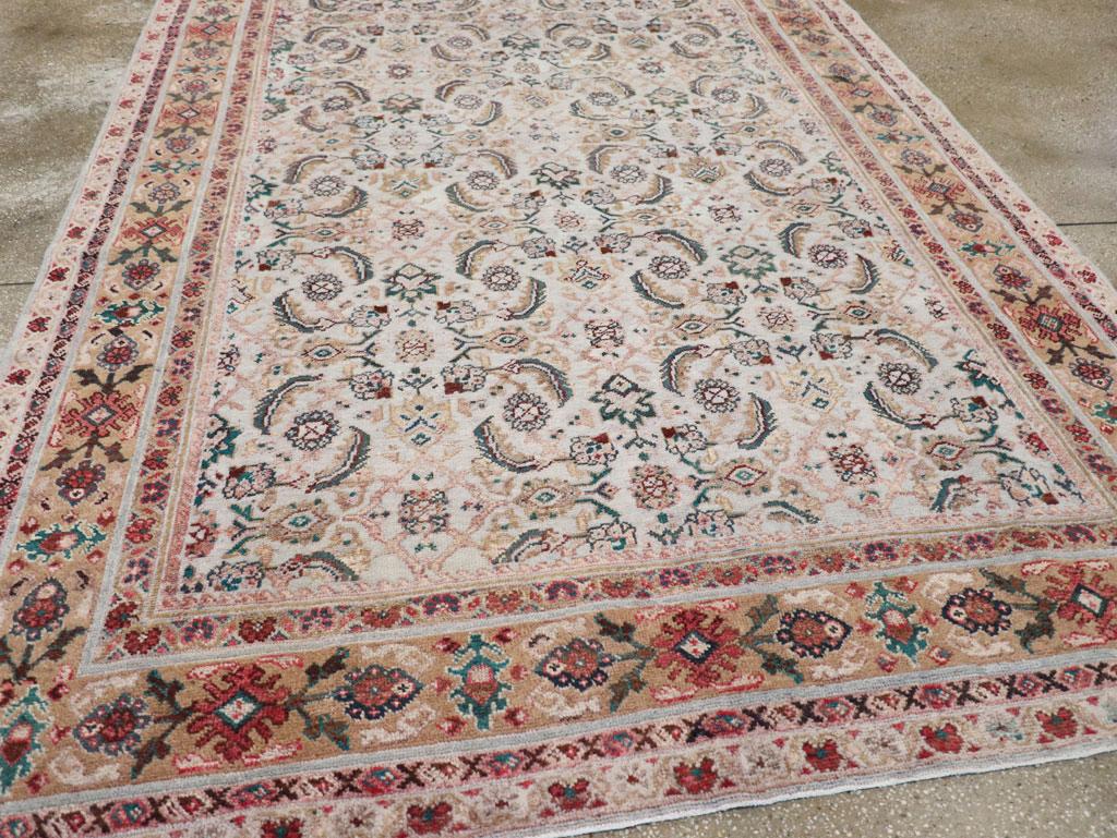 Mid-20th Century Persian Mahal Accent Carpet im Zustand „Hervorragend“ im Angebot in New York, NY