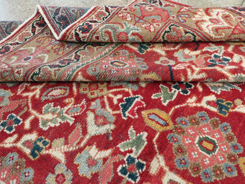 Mid-20th Century Persian Mahal Accent Carpet (20. Jahrhundert) im Angebot