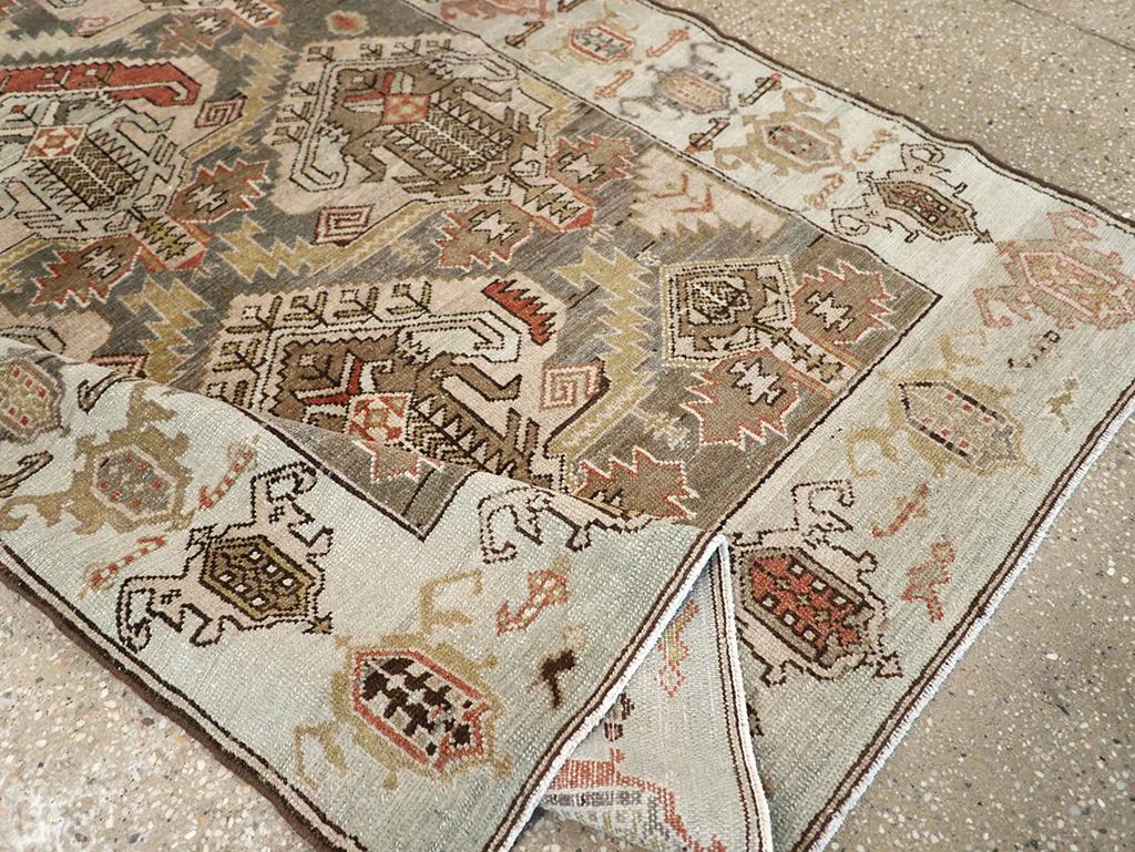 Tappeto d'accento persiano Malayer della metà del XX secolo in vendita 1
