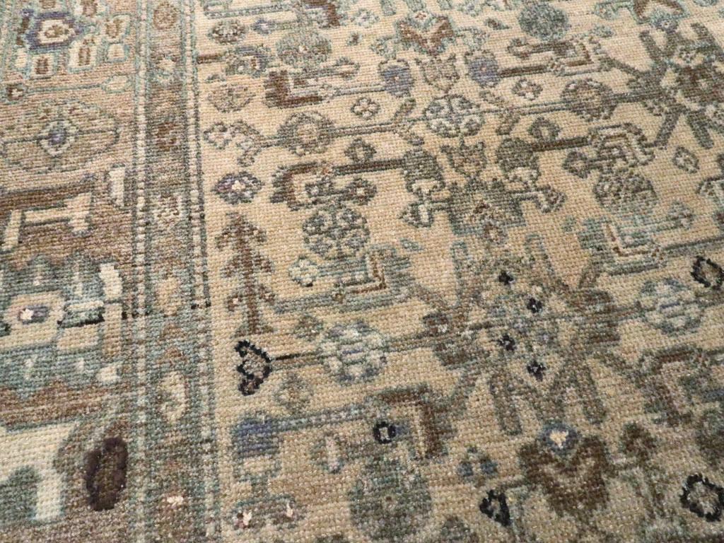 Mitte des 20. Jahrhunderts Persisch Malayer Akzentteppich (Handgeknüpft) im Angebot