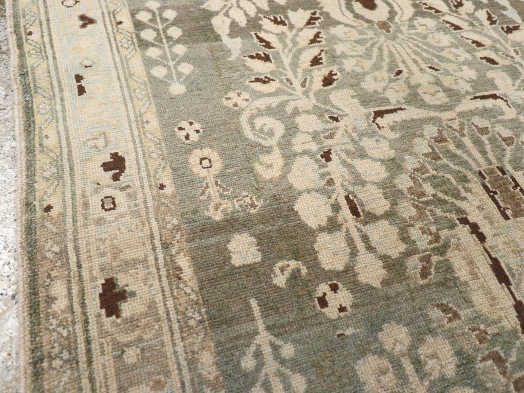 Mitte des 20. Jahrhunderts Persisch Malayer Akzentteppich (Handgeknüpft) im Angebot