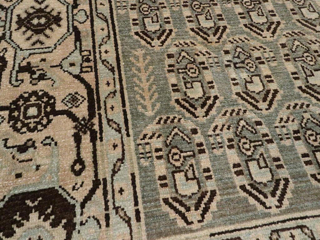 Mitte des 20. Jahrhunderts Persisch Malayer Akzentteppich (Handgeknüpft) im Angebot