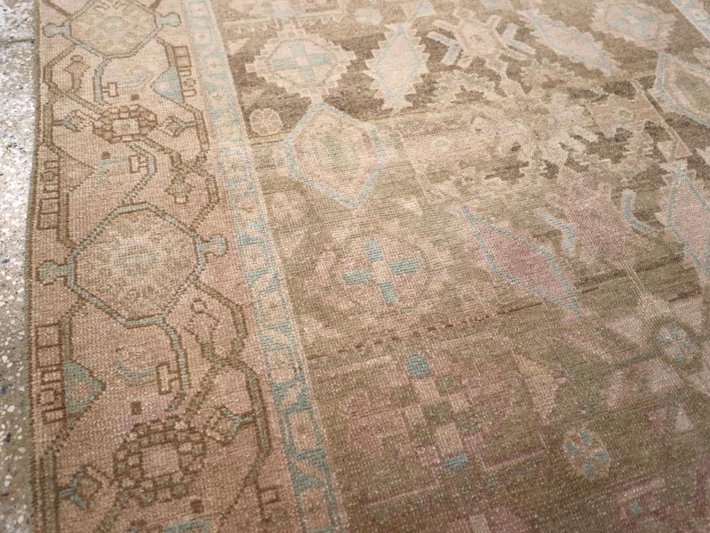 Mitte des 20. Jahrhunderts Persisch Malayer Akzentteppich (Handgeknüpft) im Angebot