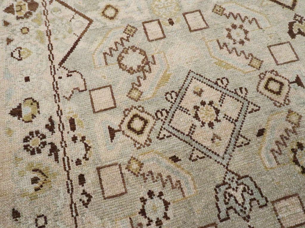 Mitte des 20. Jahrhunderts Persisch Malayer Akzentteppich (Handgeknüpft) im Angebot