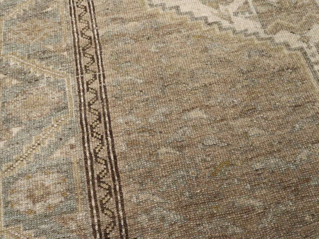 Mitte des 20. Jahrhunderts Persisch Malayer Akzentteppich (Handgeknüpft) im Angebot