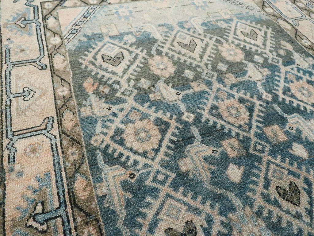 Mitte des 20. Jahrhunderts Persisch Malayer Akzentteppich (Handgeknüpft) im Angebot