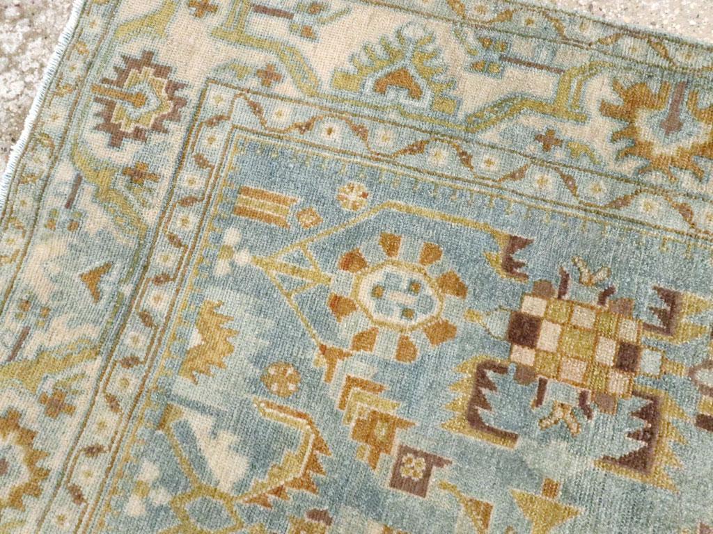 Mitte des 20. Jahrhunderts Persisch Malayer Akzentteppich im Zustand „Hervorragend“ im Angebot in New York, NY