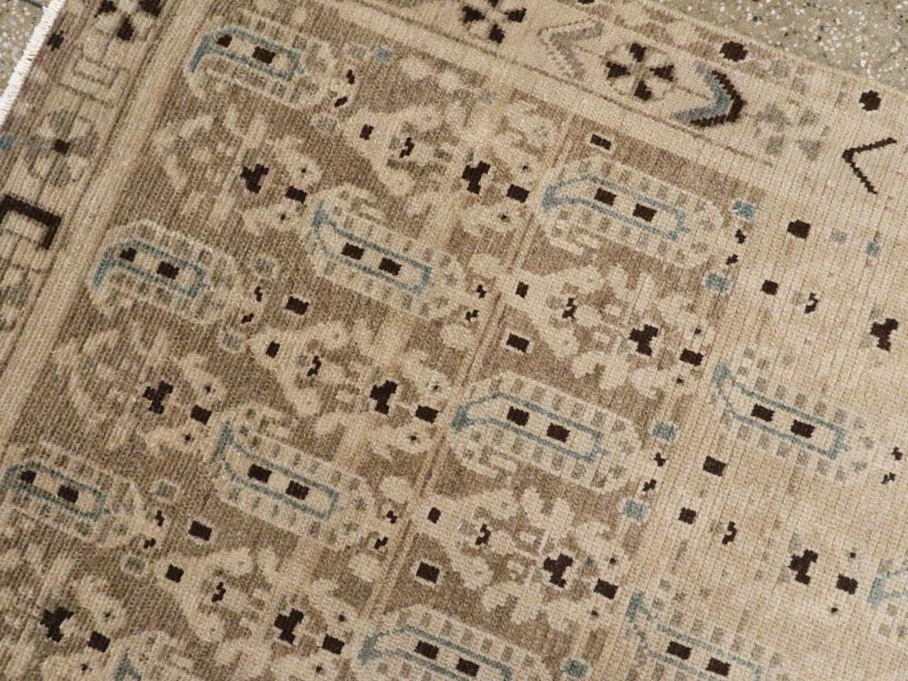 Annodato a mano Tappeto d'accento persiano Malayer della metà del XX secolo in vendita