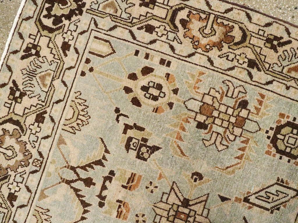 Annodato a mano Tappeto d'accento persiano Malayer della metà del XX secolo in vendita