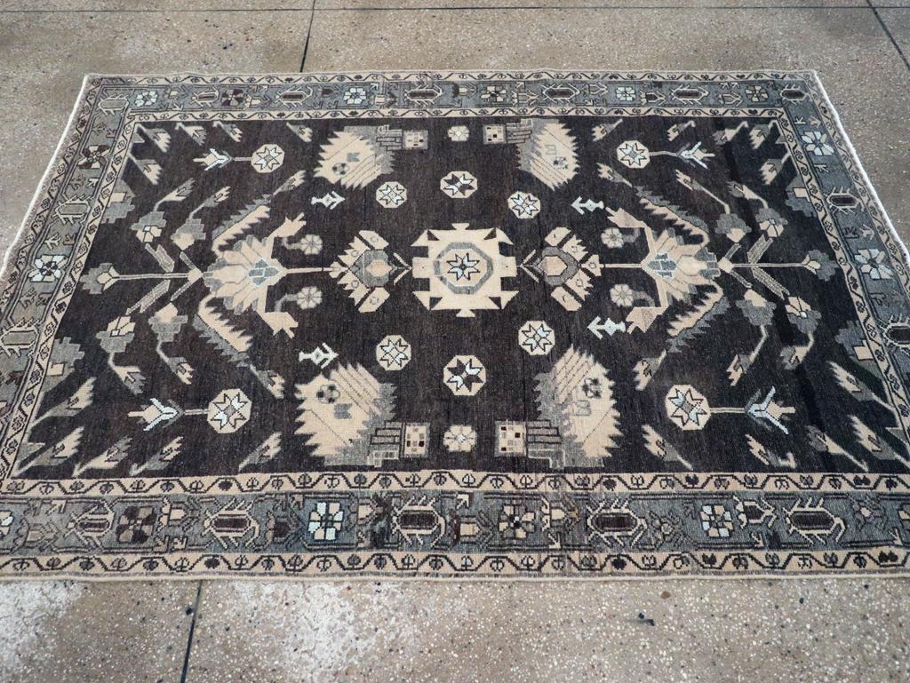 Alfombra de acento persa Malayer de mediados del siglo XX Anudado a mano en venta