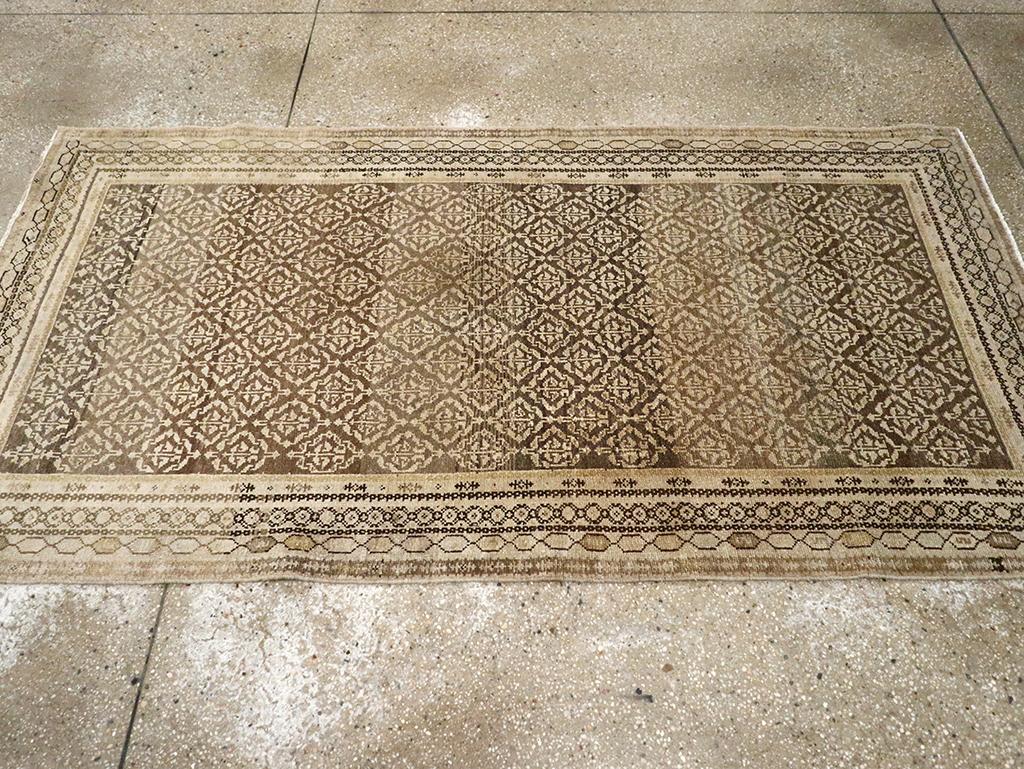 Alfombra de acento persa Malayer de mediados del siglo XX Anudado a mano en venta