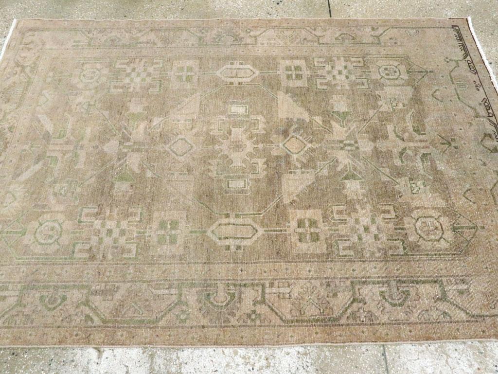 Noué à la main Mid-20th Century Persian Malayer Accent Rug en vente