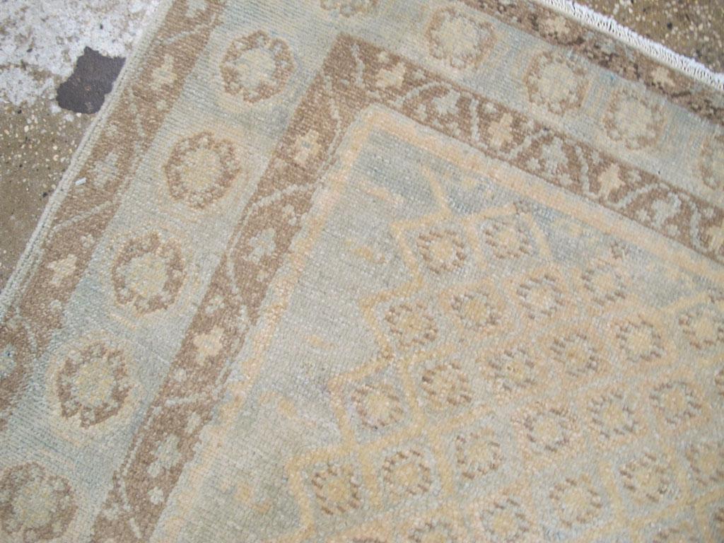 Mitte des 20. Jahrhunderts Persisch Malayer Akzentteppich (Wolle) im Angebot