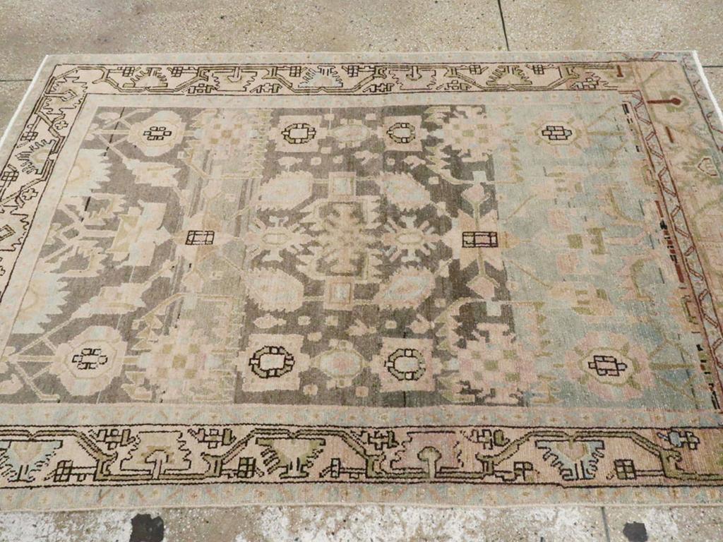 Mitte des 20. Jahrhunderts Persisch Malayer Akzentteppich (Wolle) im Angebot